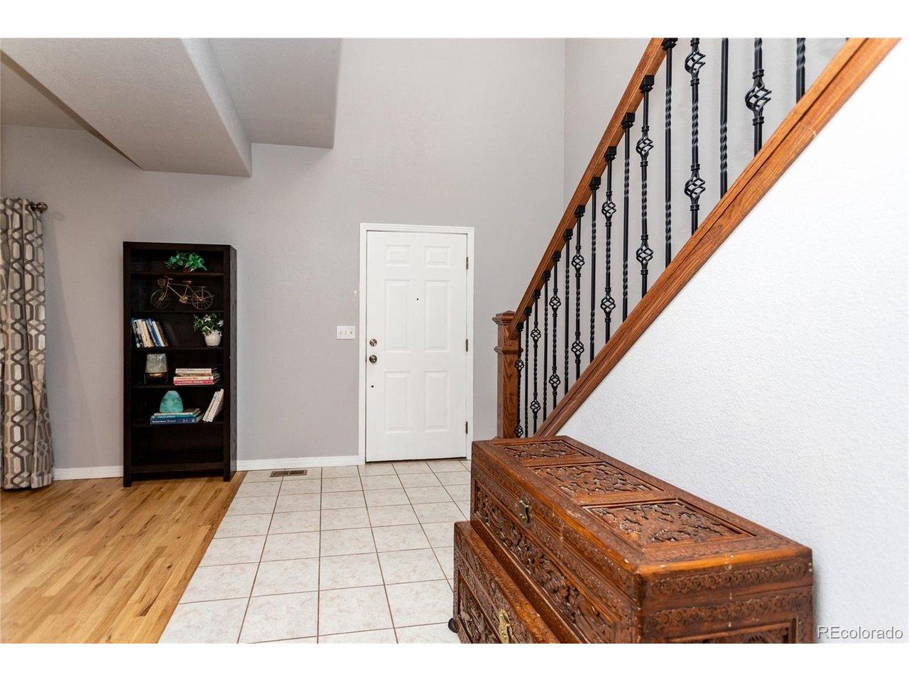 Image 3: Entryway
