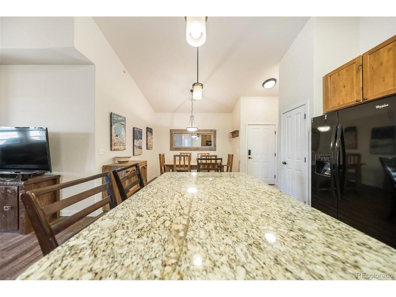 Image 4: Kitchen Island