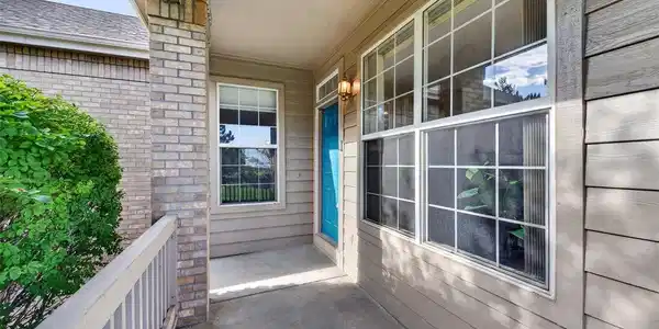 Image 4: Relaxing Private Porch.