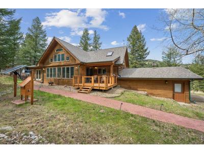 733 Lakeshore Dr