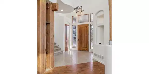 Image 4: Foyer Image 4: Foyer