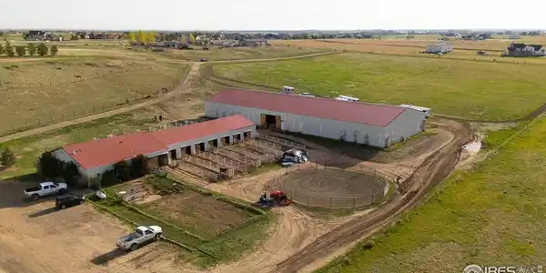 Image 3: Horse Barn, Indoor Arena, Round Pen