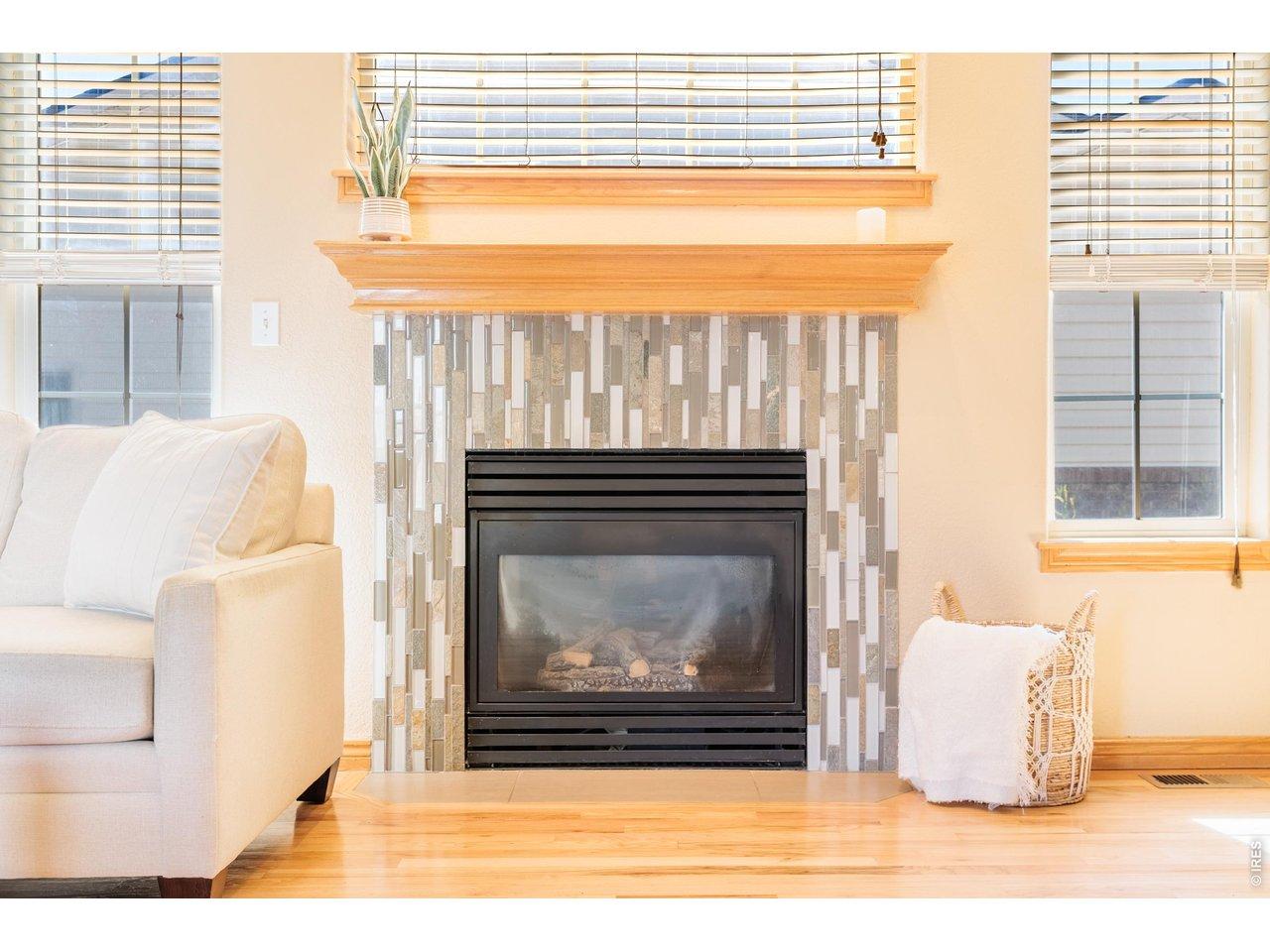 Image 4: gas fireplace Image 4: gas fireplace