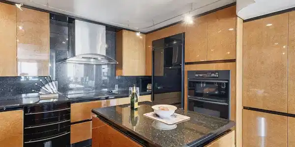 Image 4: Double ovens!
