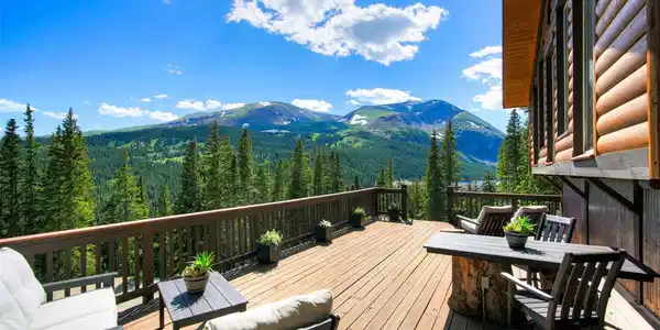 926 Nuthatch Dr