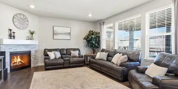 Image 4: Family Room Image 4: Family Room