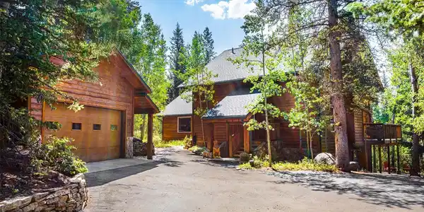 1086 County Road 10