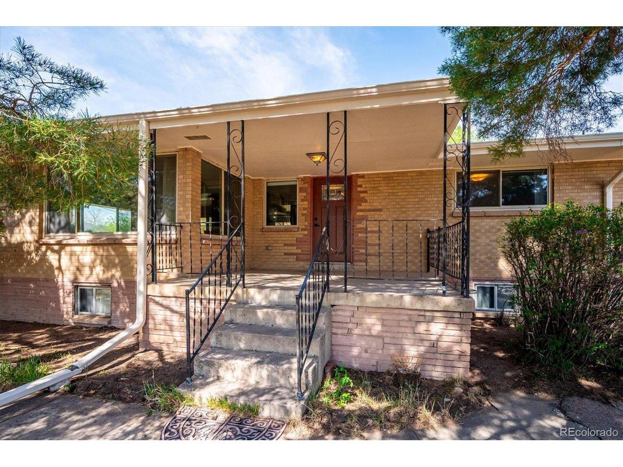 Image 4: Solid Brick Construction & Covered Front Porch Image 4: Solid Brick Construction & Covered Front Porch