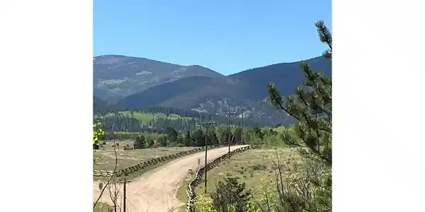 Image 3: Picturesque View
