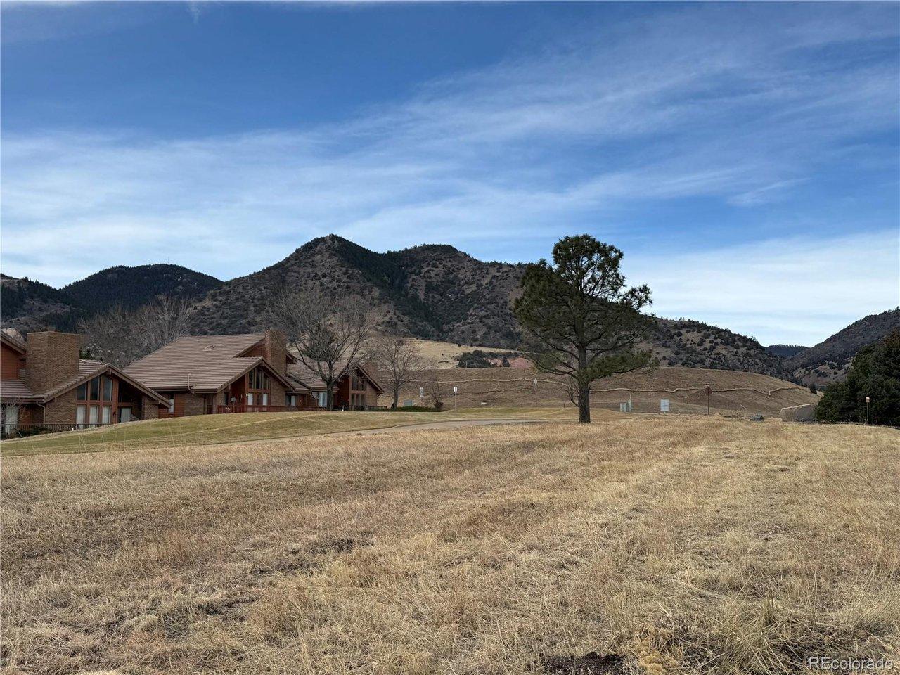 Image 4: View of golf course and foothills Image 4: View of golf course and foothills