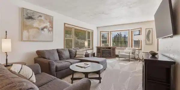 468 Piney Acres Cir