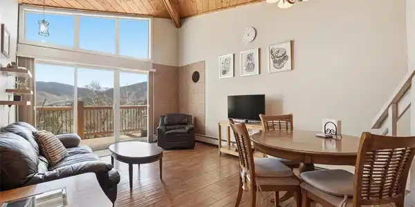 Image 4: Sunny Open Living, Dining Area