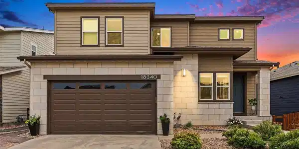 Image 4: Wonderful Leyden Rock home Image 4: Wonderful Leyden Rock home