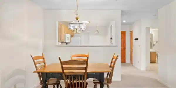 Image 3: Dining Area and Kitchen Image 3: Dining Area and Kitchen