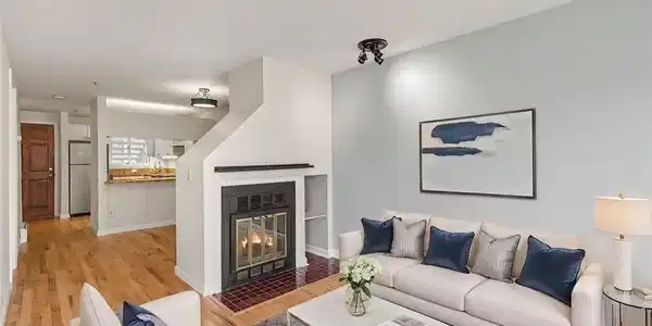 2201 Pearl St