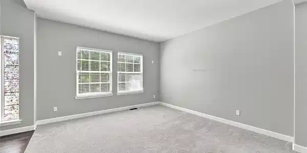 Image 4: Living room Image 4: Living room