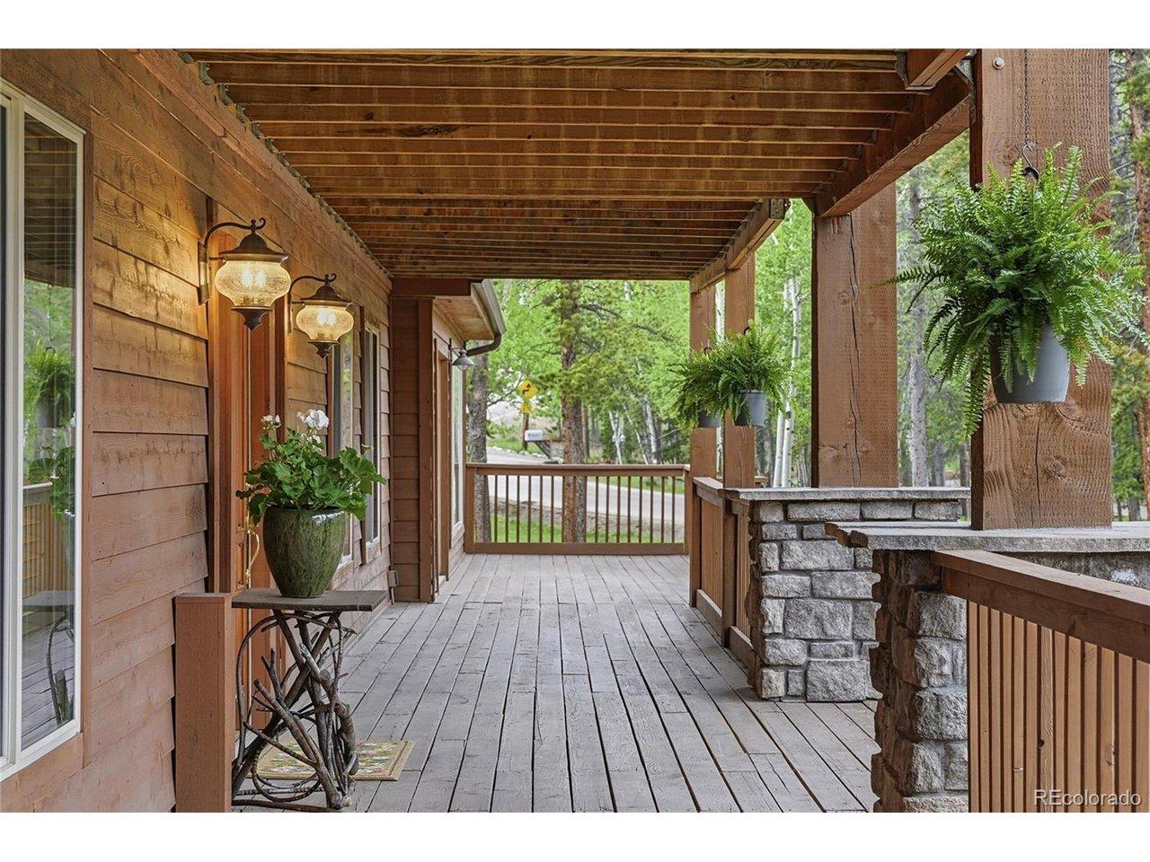 Image 3: Inviting front covered porch Image 3: Inviting front covered porch