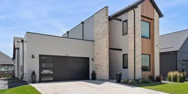 1755 Barefoot Dr