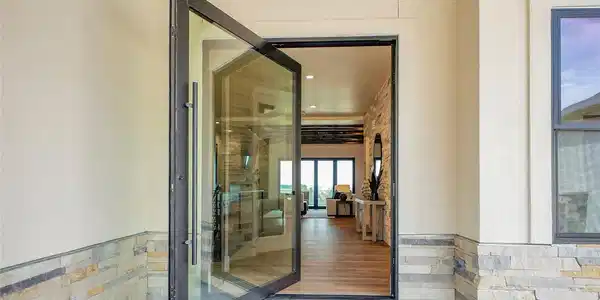 Image 4: Pivot door. Image 4: Pivot door.