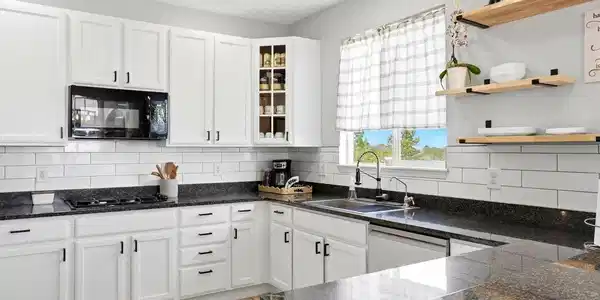 Image 2: Updated Kitchen Image 2: Updated Kitchen