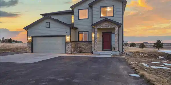 13590 Woodlake Rd