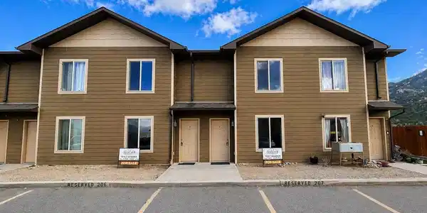 480 Antero Cir