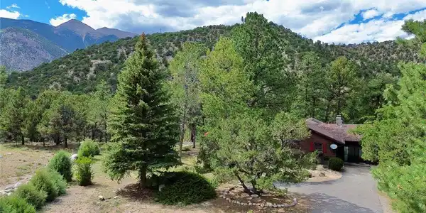 Image 2: Set back from the street, with plenty of parking. Mt Princeton looms large. Image 2: Set back from the street, with plenty of parking. Mt Princeton looms large.