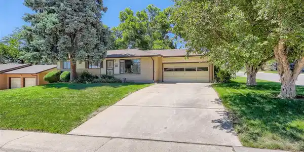 3953 W Eldorado Pl