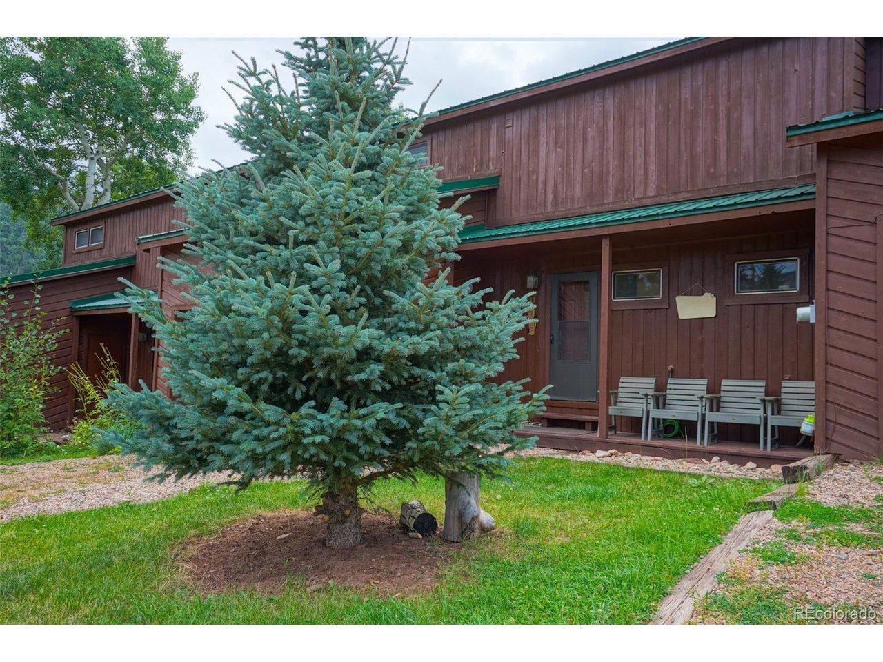 Image 3: Front of Condo