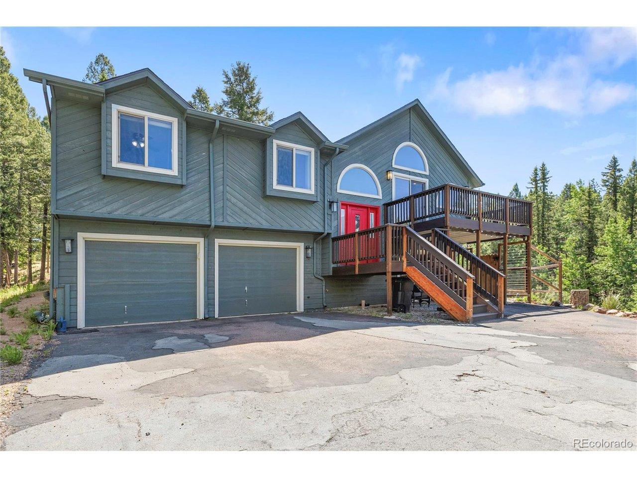 Image 3: Ample guest parking