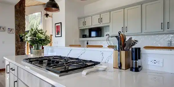 Image 4: gourmet kitchen Image 4: gourmet kitchen