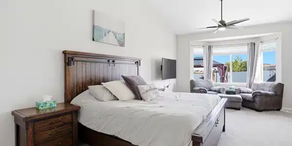 Image 4: Huge Primary Bedroom with it's own private sitting room Image 4: Huge Primary Bedroom with it's own private sitting room