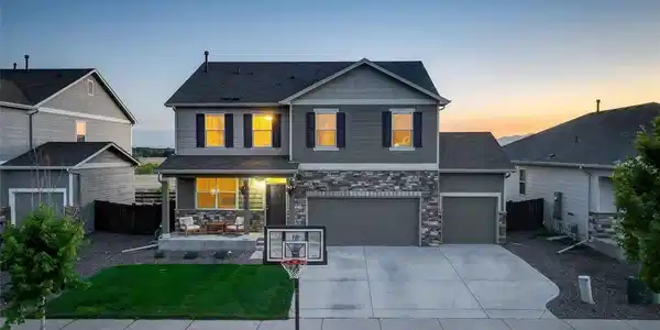 Image 3: Well Maintained Home