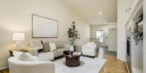 Image 4: Inviting space with Oakwood flooring in the living room. Image 4: Inviting space with Oakwood flooring in the living room.