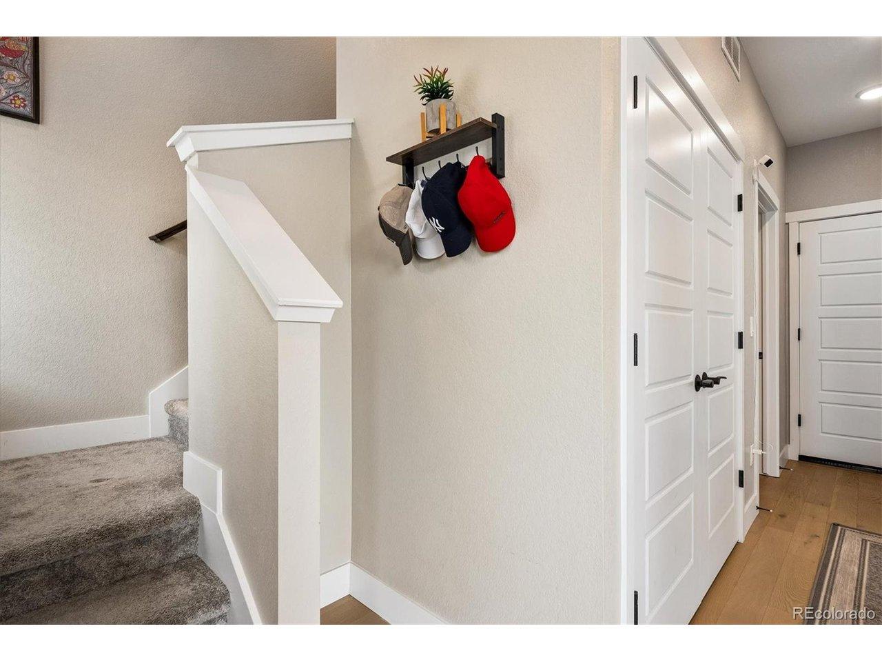 Image 4: Entryway/Foyer Image 4: Entryway/Foyer