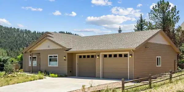 1900 Gray Hawk Ct