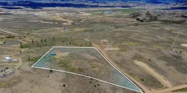 Image 2: Aerial - Markers and outlines are to give a general idea of the property location and are not to be relied upon. Image 2: Aerial - Markers and outlines are to give a general idea of the property location and are not to be relied upon.
