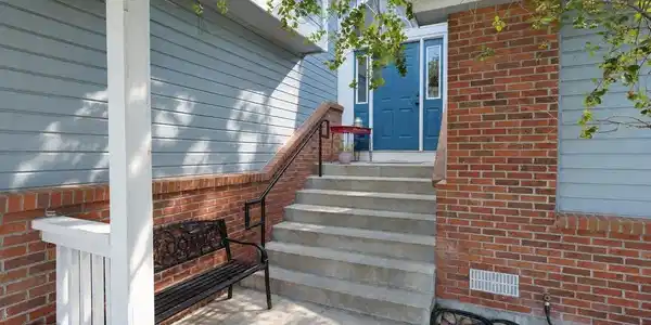 Image 2: Front entryway and front porch Image 2: Front entryway and front porch