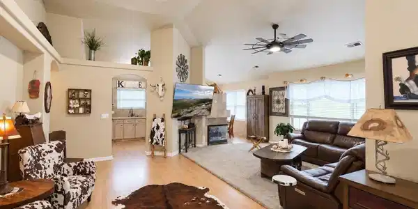 Image 3: Large living area with high ceilings and open floor plan Image 3: Large living area with high ceilings and open floor plan