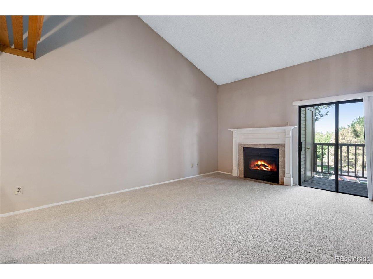 Image 3: Living room with balcony access