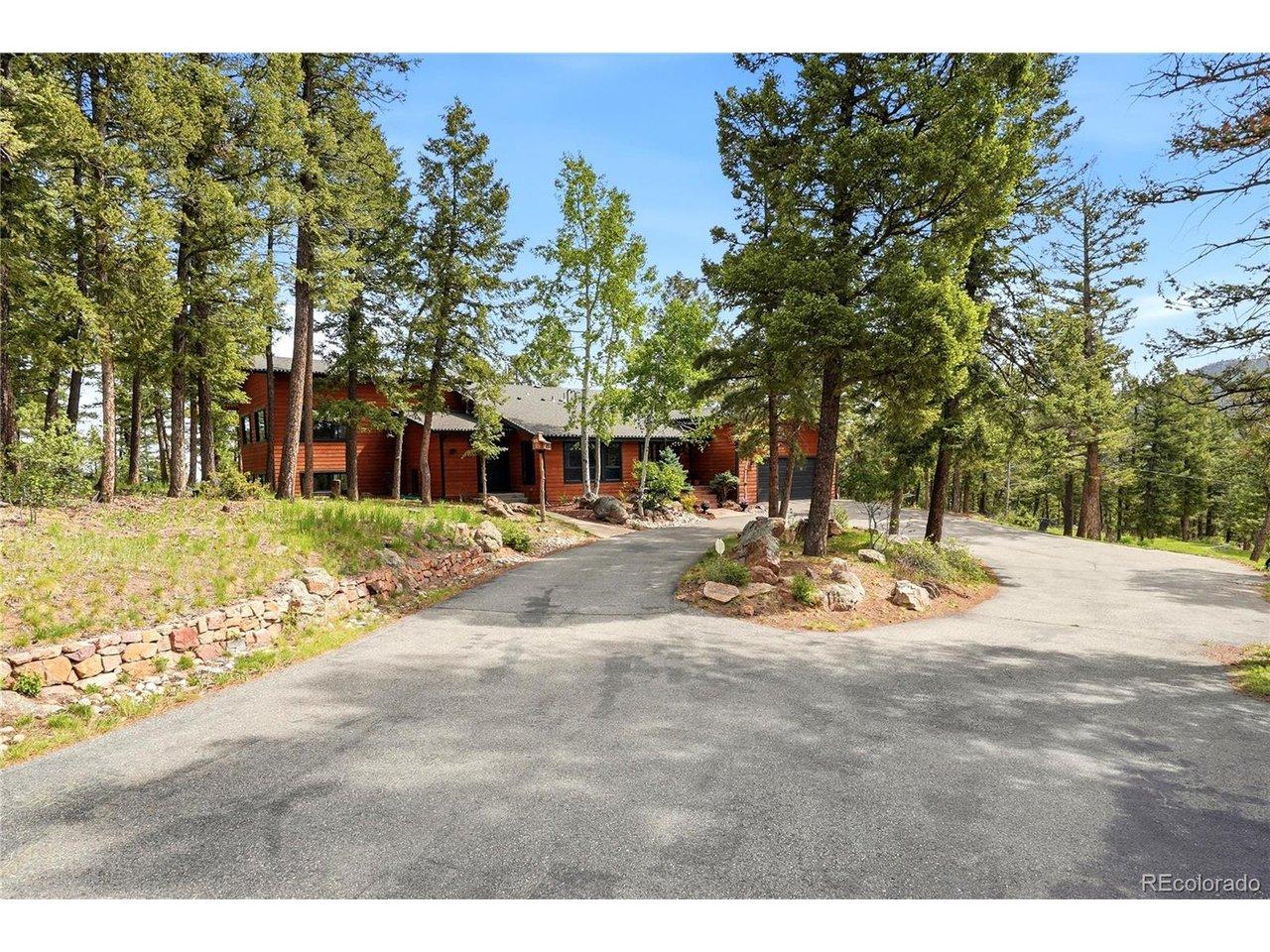 Image 2: Huge, south facing circular driveway with easy ingress/egress, ample parking & easy to plow Image 2: Huge, south facing circular driveway with easy ingress/egress, ample parking & easy to plow