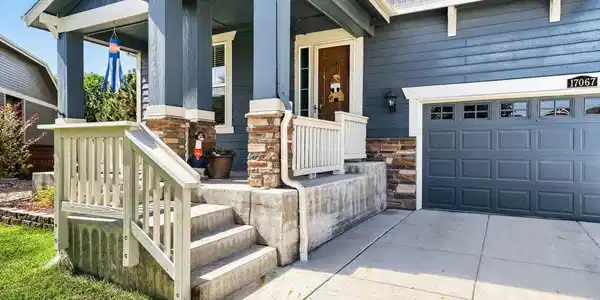 Image 4: Covered front porch! Image 4: Covered front porch!