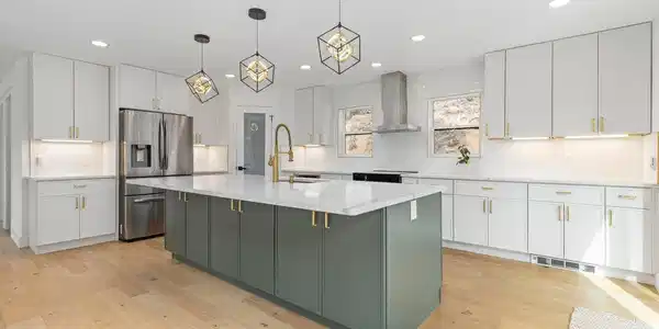 Image 4: A beautiful and well appointed kitchen with ample storage and a pantry. Image 4: A beautiful and well appointed kitchen with ample storage and a pantry.