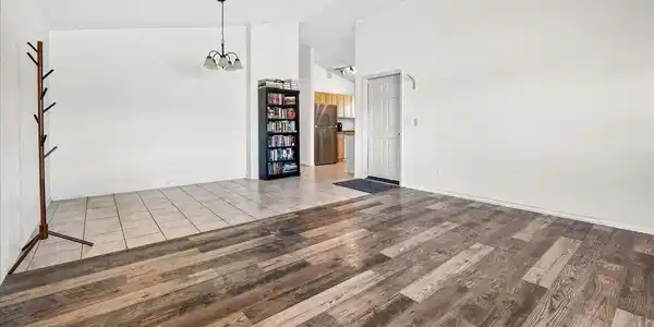 Image 4: Living Room Image 4: Living Room