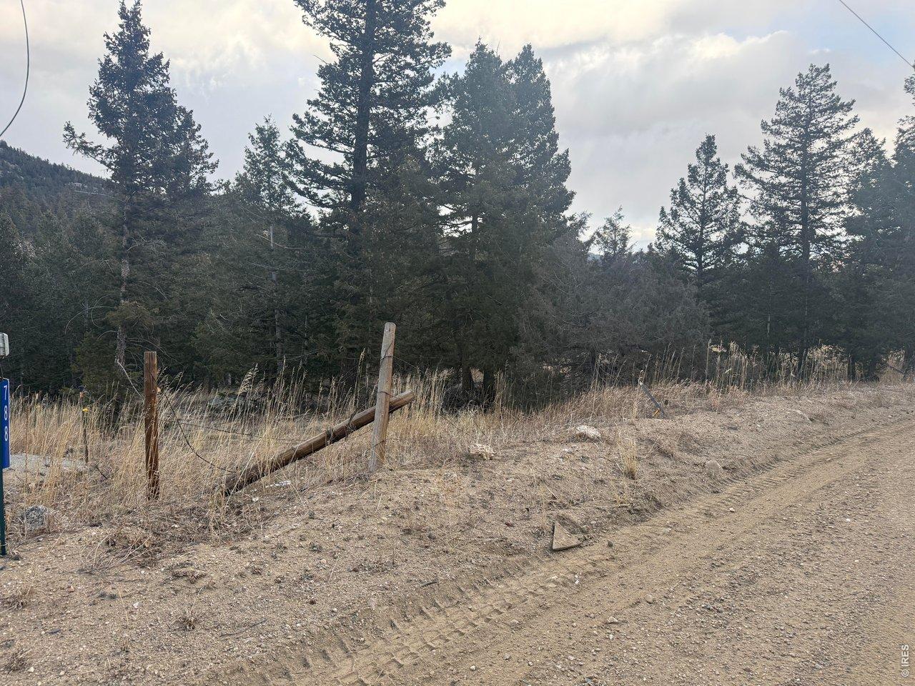 Image 3: Corner adjacent to neighbor
