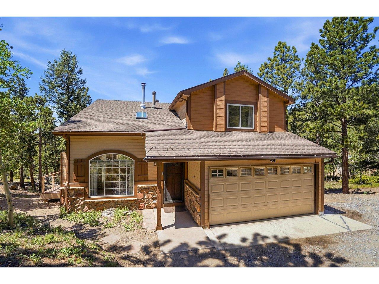 Image 1: Welcome home to 212 Elk Place! Image 1: Welcome home to 212 Elk Place!