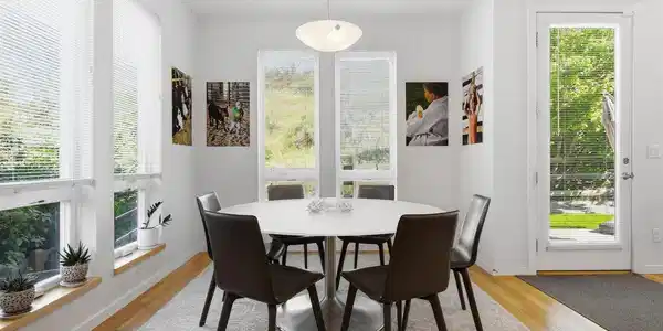 Image 4: Private dining area, looks out to the hill side Image 4: Private dining area, looks out to the hill side