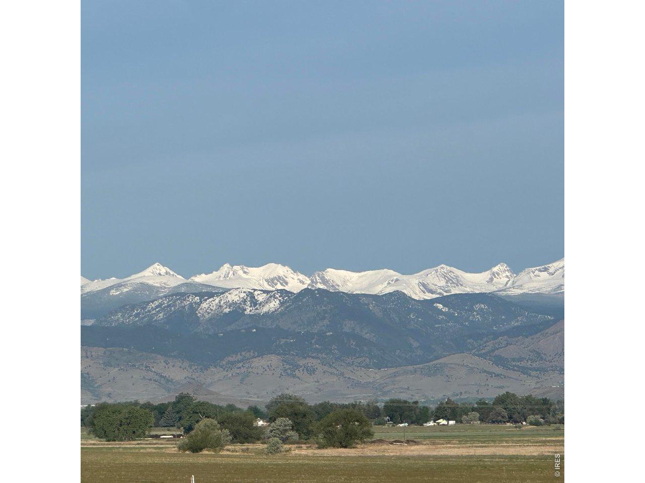 Image 3: Beautiful mountvain views!