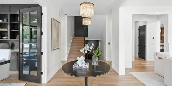 Image 4: Entrance Hall