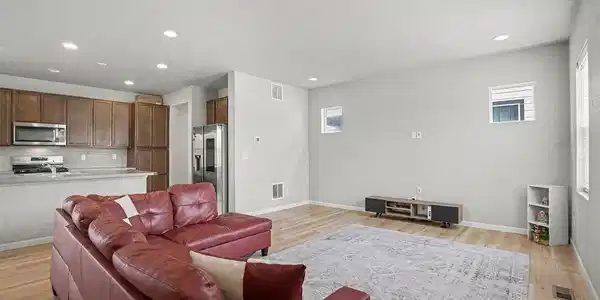 Image 4 Image 4